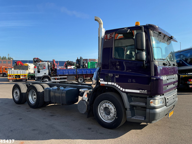 DAF FAN 75 CF 250 Chassis cabine with PTO Just 157.104 km! - Camión chasis: foto 4 DAF FAN 75 CF 250 Chassis cabine with PTO Just 157.104 km! - Camión chasis: foto 4