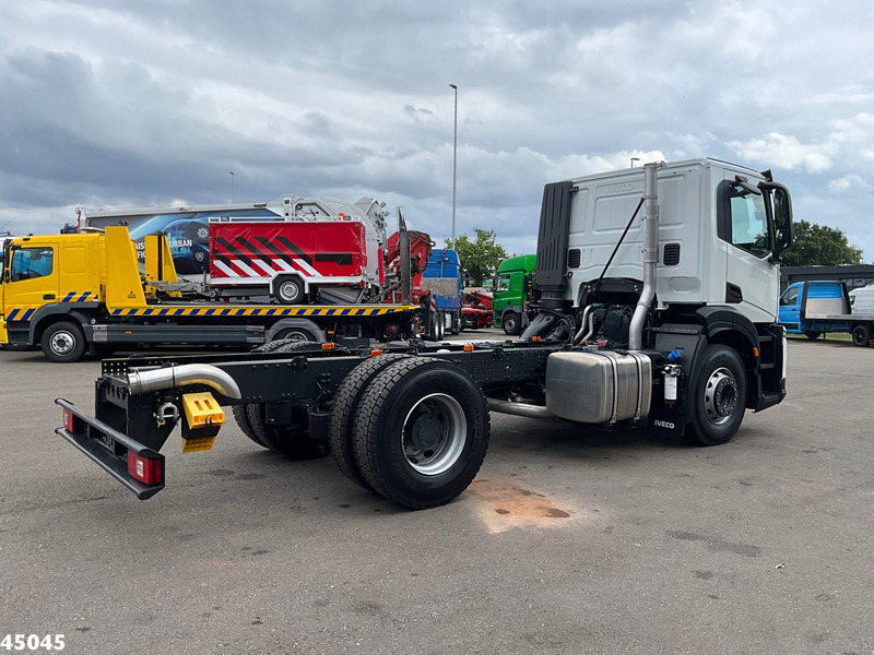 Iveco Stralis AD200X36 Huisvuilwagen Chassis NEW & UNUSED! - Camión chasis: foto 4 Iveco Stralis AD200X36 Huisvuilwagen Chassis NEW & UNUSED! - Camión chasis: foto 4