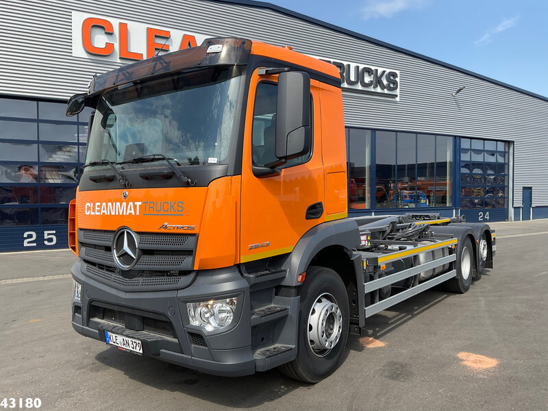 Mercedes-Benz Actros 2643 VDL 21 Ton haakarmsysteem - Camión multibasculante: foto 2 Mercedes-Benz Actros 2643 VDL 21 Ton haakarmsysteem - Camión multibasculante: foto 2