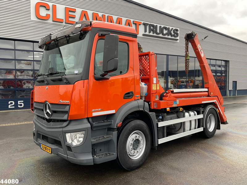 Mercedes-Benz Antos 2024 Euro 6 Hyvalift 14 Ton portaalarmsysteem - Camión portacontenedor de cadenas: foto 1 Mercedes-Benz Antos 2024 Euro 6 Hyvalift 14 Ton portaalarmsysteem - Camión portacontenedor de cadenas: foto 1