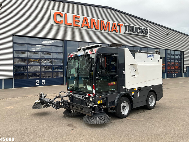 Schmidt Cleango Compact 500 Euro 6 with 3-rd brush Just 41.050 km! - Barredora vial: foto 2 Schmidt Cleango Compact 500 Euro 6 with 3-rd brush Just 41.050 km! - Barredora vial: foto 2