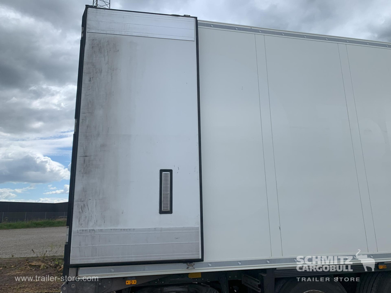 SCHMITZ Reefer Standard Double deck - Semirremolque isotérmico: foto 2 SCHMITZ Reefer Standard Double deck - Semirremolque isotérmico: foto 2