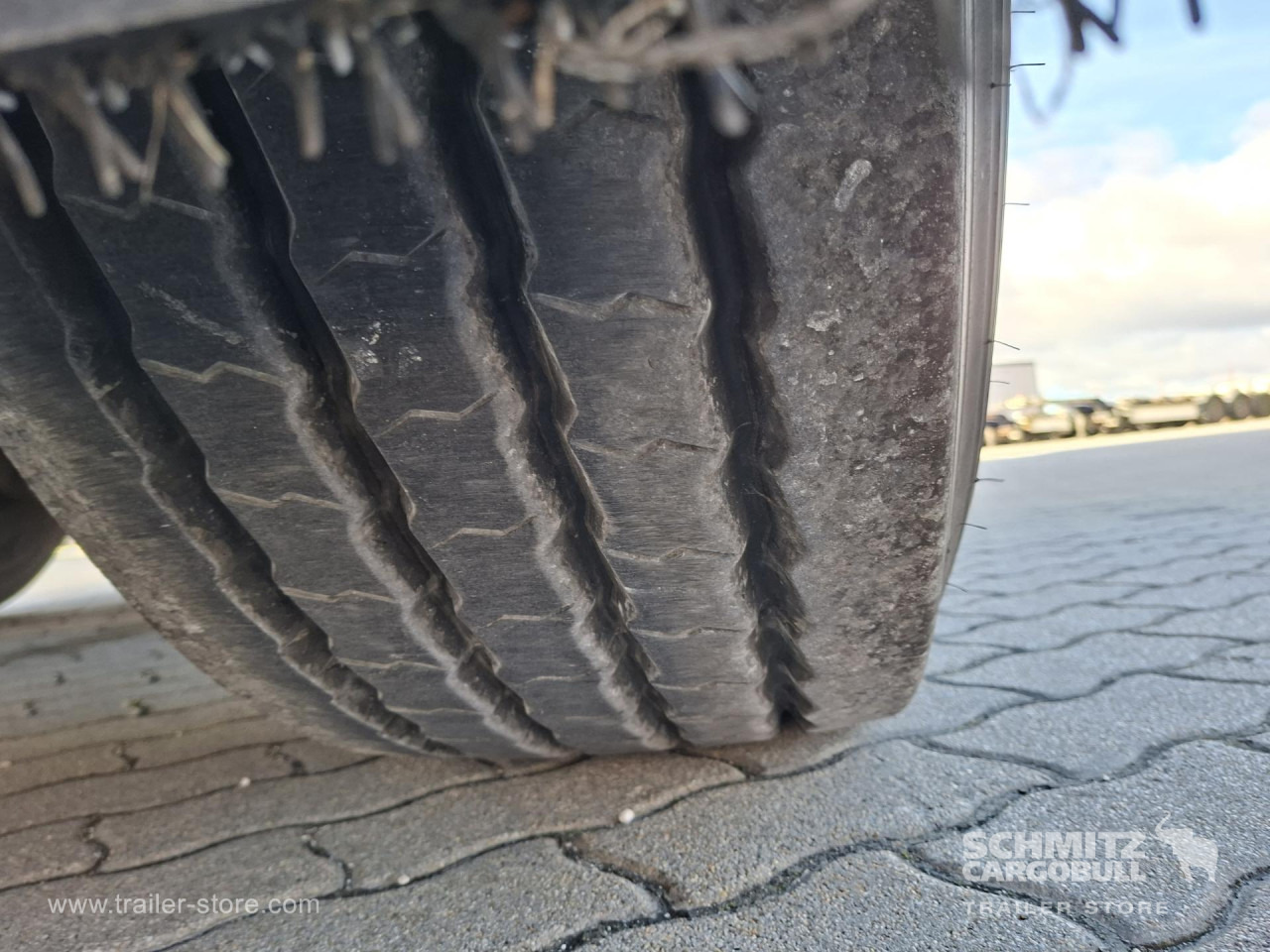 SCHMITZ Mélyhűtő koffer Multitemp - Semirremolque isotérmico: foto 2 SCHMITZ Mélyhűtő koffer Multitemp - Semirremolque isotérmico: foto 2