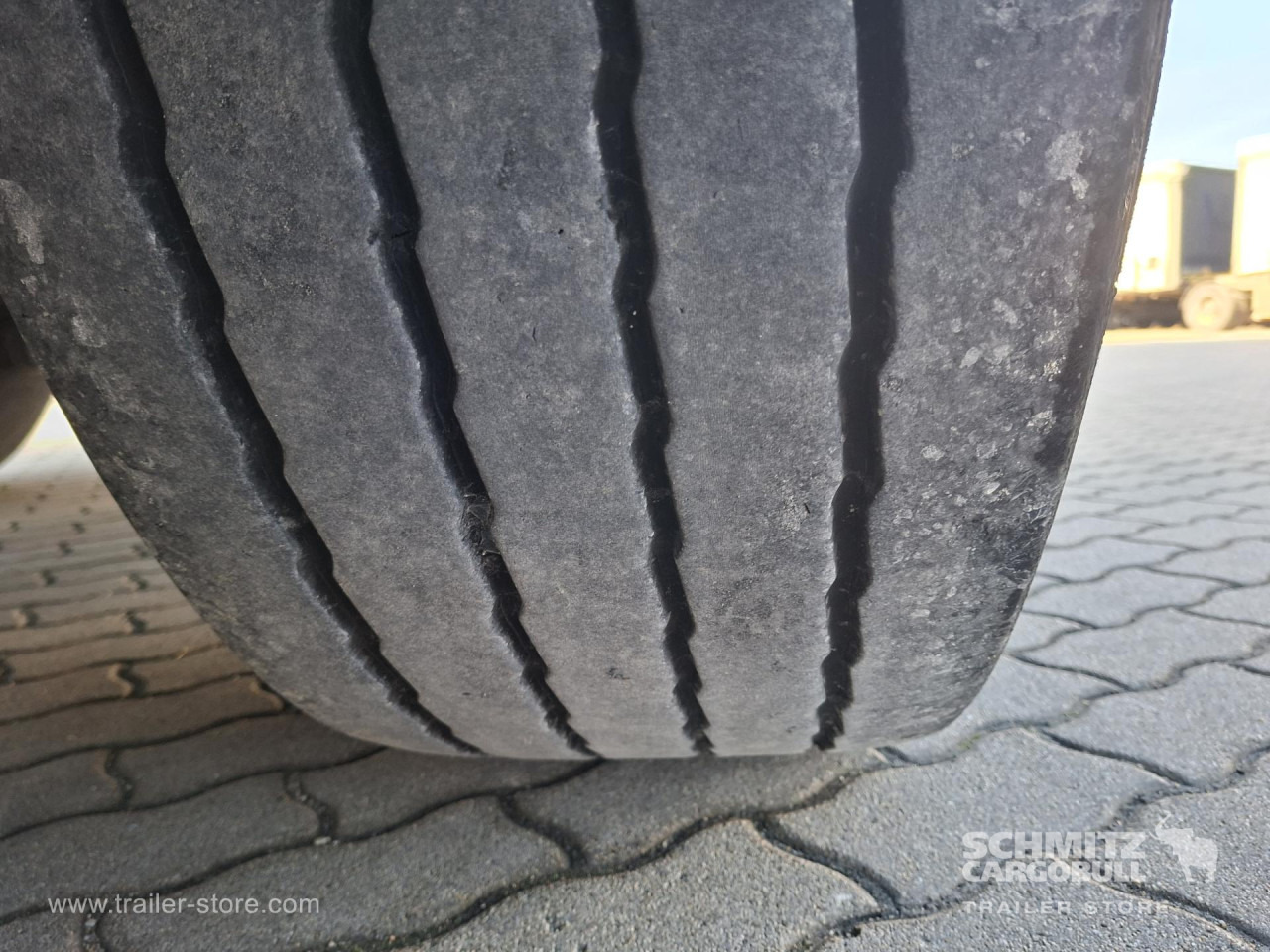 SCHMITZ Mélyhűtő koffer Multitemp - Semirremolque isotérmico: foto 2 SCHMITZ Mélyhűtő koffer Multitemp - Semirremolque isotérmico: foto 2