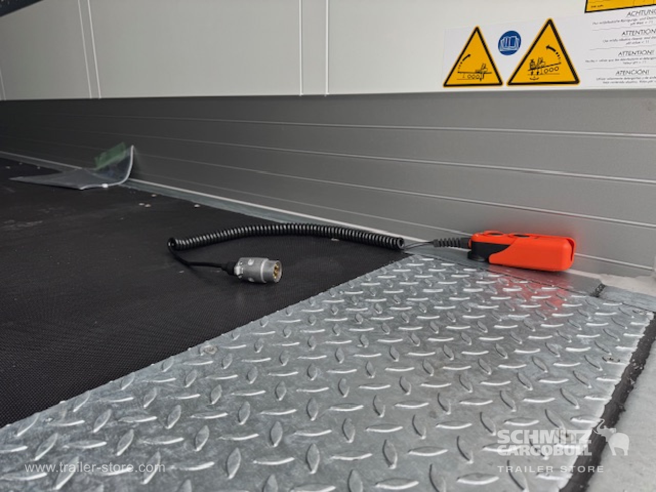 SCHMITZ Oplegger Kasten Standard Taillift - Semirremolque caja cerrada: foto 5 SCHMITZ Oplegger Kasten Standard Taillift - Semirremolque caja cerrada: foto 5