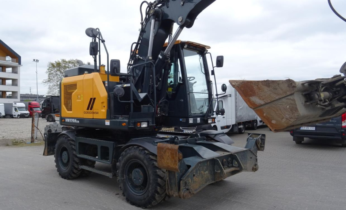 HYUNDAI HW170 ACR wheel excavator / 2000 MTH / 2022 / A/C - Excavadora de ruedas: foto 3 HYUNDAI HW170 ACR wheel excavator / 2000 MTH / 2022 / A/C - Excavadora de ruedas: foto 3