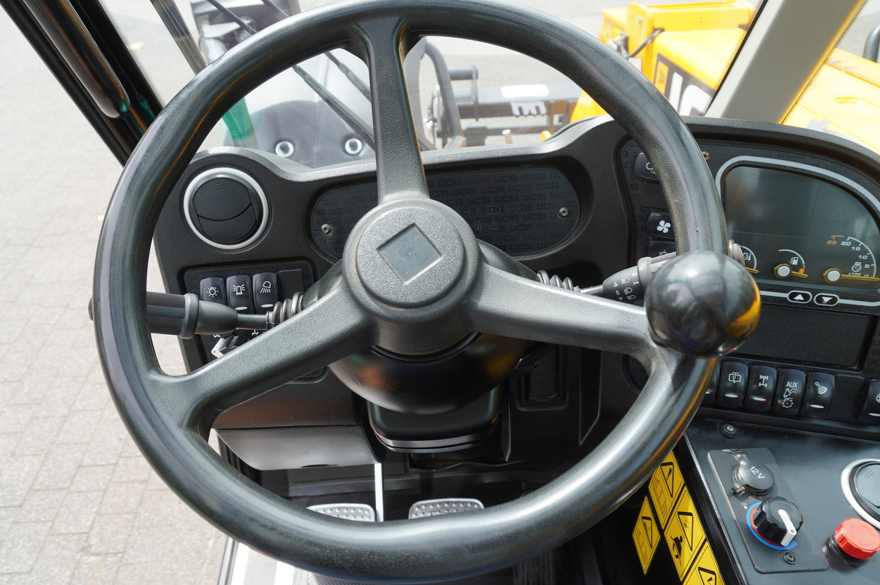 Leasing de JCB 526-56 AGRI Plus / 5.6 m telescopic loader / joystick JCB 526-56 AGRI Plus / 5.6 m telescopic loader / joystick: foto 35 Leasing de JCB 526-56 AGRI Plus / 5.6 m telescopic loader / joystick JCB 526-56 AGRI Plus / 5.6 m telescopic loader / joystick: foto 35