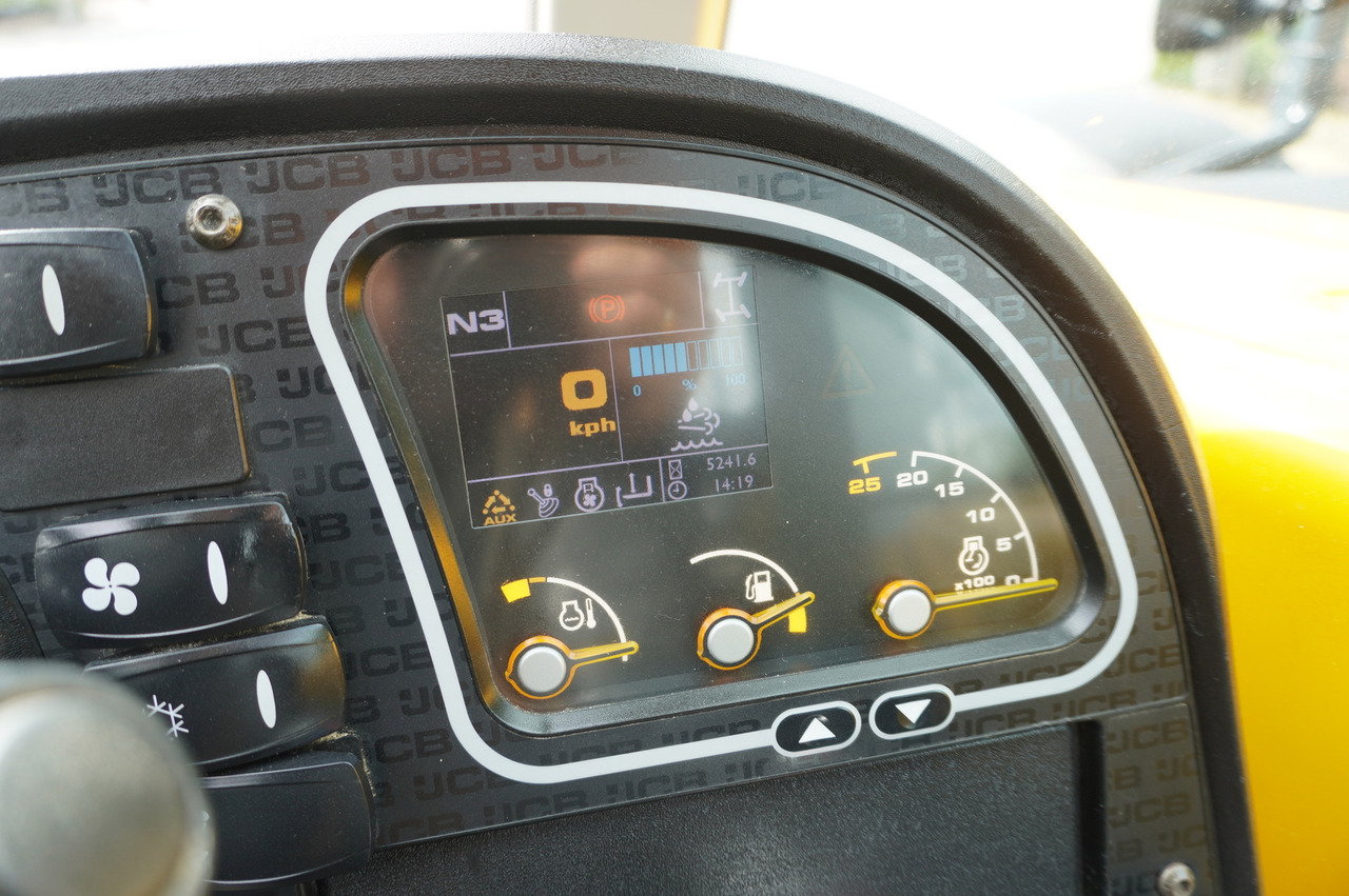 Leasing de JCB 526-56 AGRI Plus / 5.6 m telescopic loader / joystick JCB 526-56 AGRI Plus / 5.6 m telescopic loader / joystick: foto 34 Leasing de JCB 526-56 AGRI Plus / 5.6 m telescopic loader / joystick JCB 526-56 AGRI Plus / 5.6 m telescopic loader / joystick: foto 34