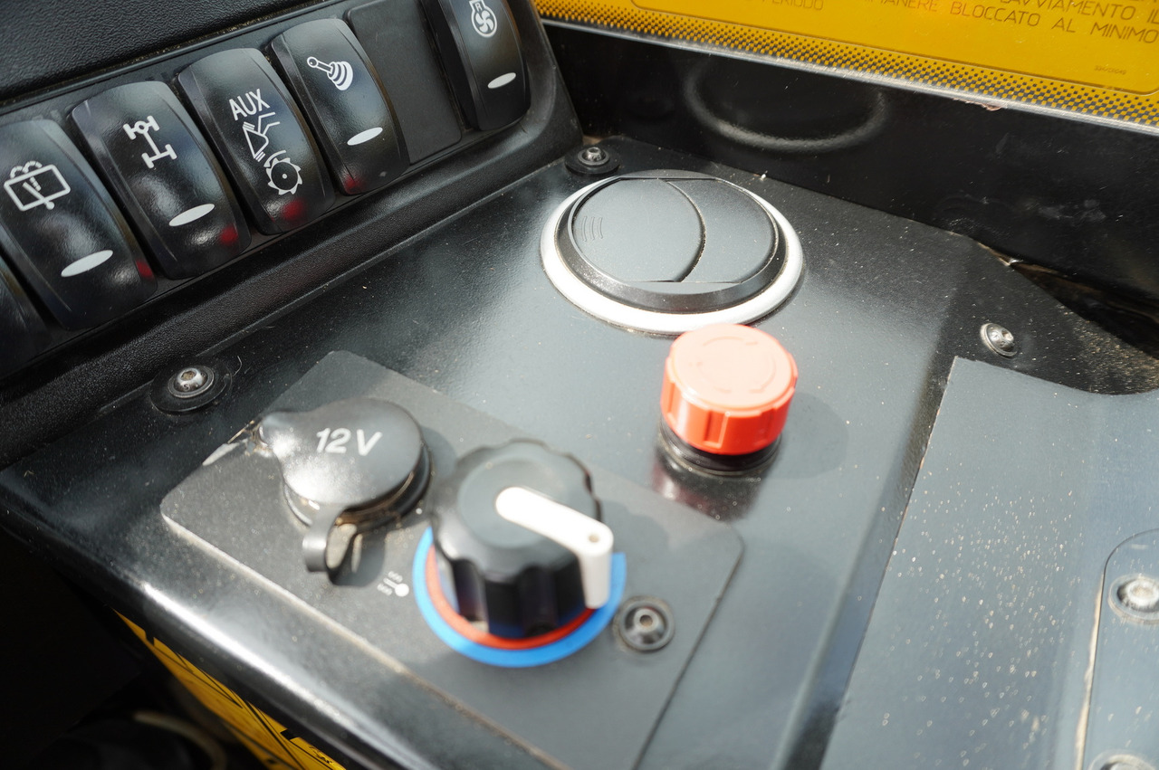 Leasing de JCB 526-56 AGRI Plus / 5.6 m telescopic loader / joystick JCB 526-56 AGRI Plus / 5.6 m telescopic loader / joystick: foto 37 Leasing de JCB 526-56 AGRI Plus / 5.6 m telescopic loader / joystick JCB 526-56 AGRI Plus / 5.6 m telescopic loader / joystick: foto 37