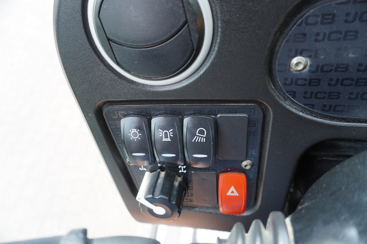 Leasing de JCB 526-56 AGRI Plus / 5.6 m telescopic loader / joystick JCB 526-56 AGRI Plus / 5.6 m telescopic loader / joystick: foto 38 Leasing de JCB 526-56 AGRI Plus / 5.6 m telescopic loader / joystick JCB 526-56 AGRI Plus / 5.6 m telescopic loader / joystick: foto 38