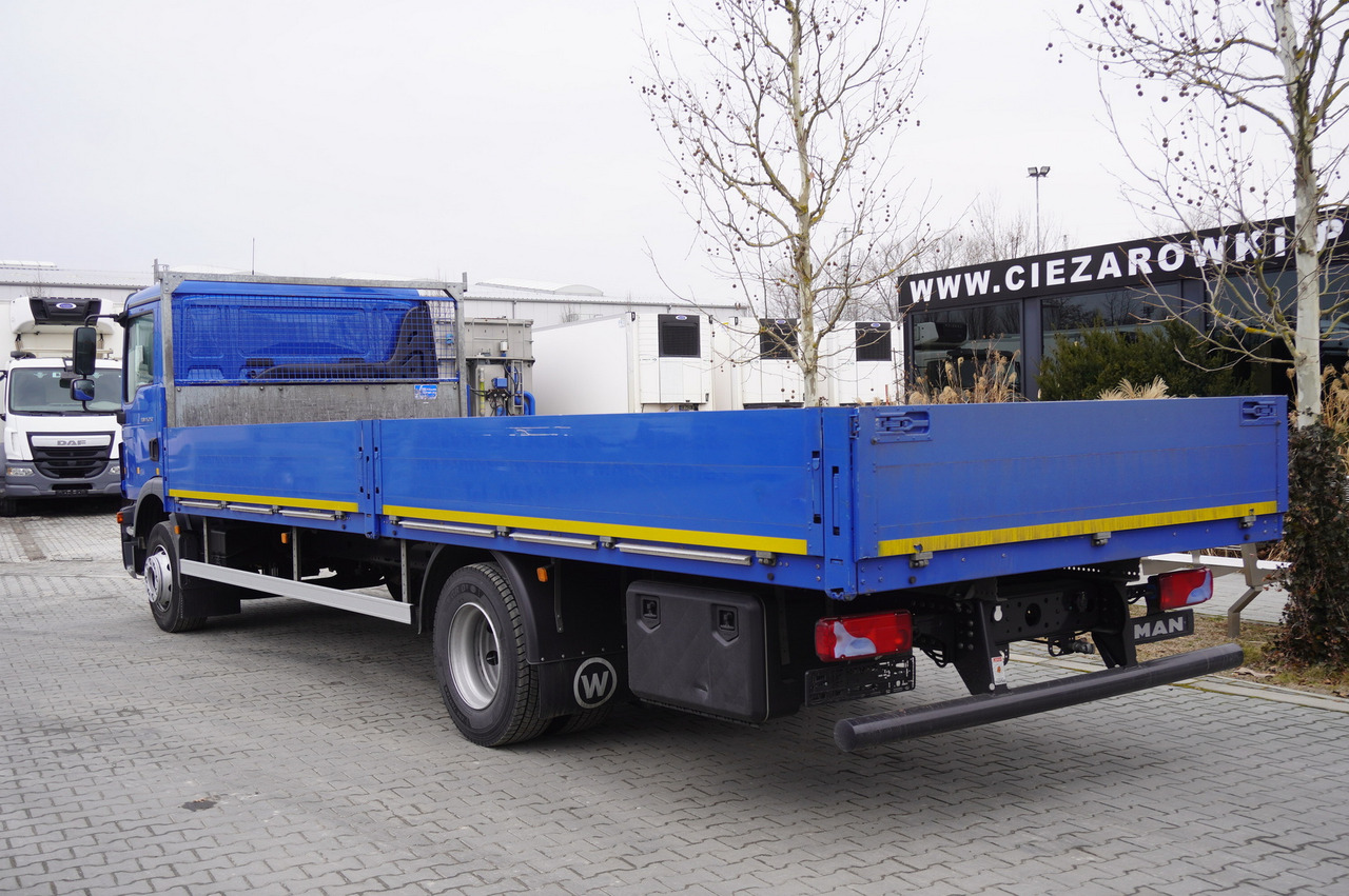 MAN TGM 15.250 / 160,000 km! / 2021 / Flatbed 18 EPAL / 8.8 t capacity - Camión caja abierta: foto 3 MAN TGM 15.250 / 160,000 km! / 2021 / Flatbed 18 EPAL / 8.8 t capacity - Camión caja abierta: foto 3