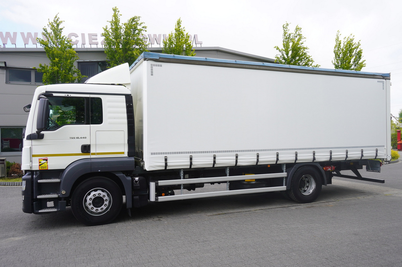 MAN TGS 18.440 / 19 EPAL curtainsider / Sleeper cab - Camión lona: foto 5 MAN TGS 18.440 / 19 EPAL curtainsider / Sleeper cab - Camión lona: foto 5
