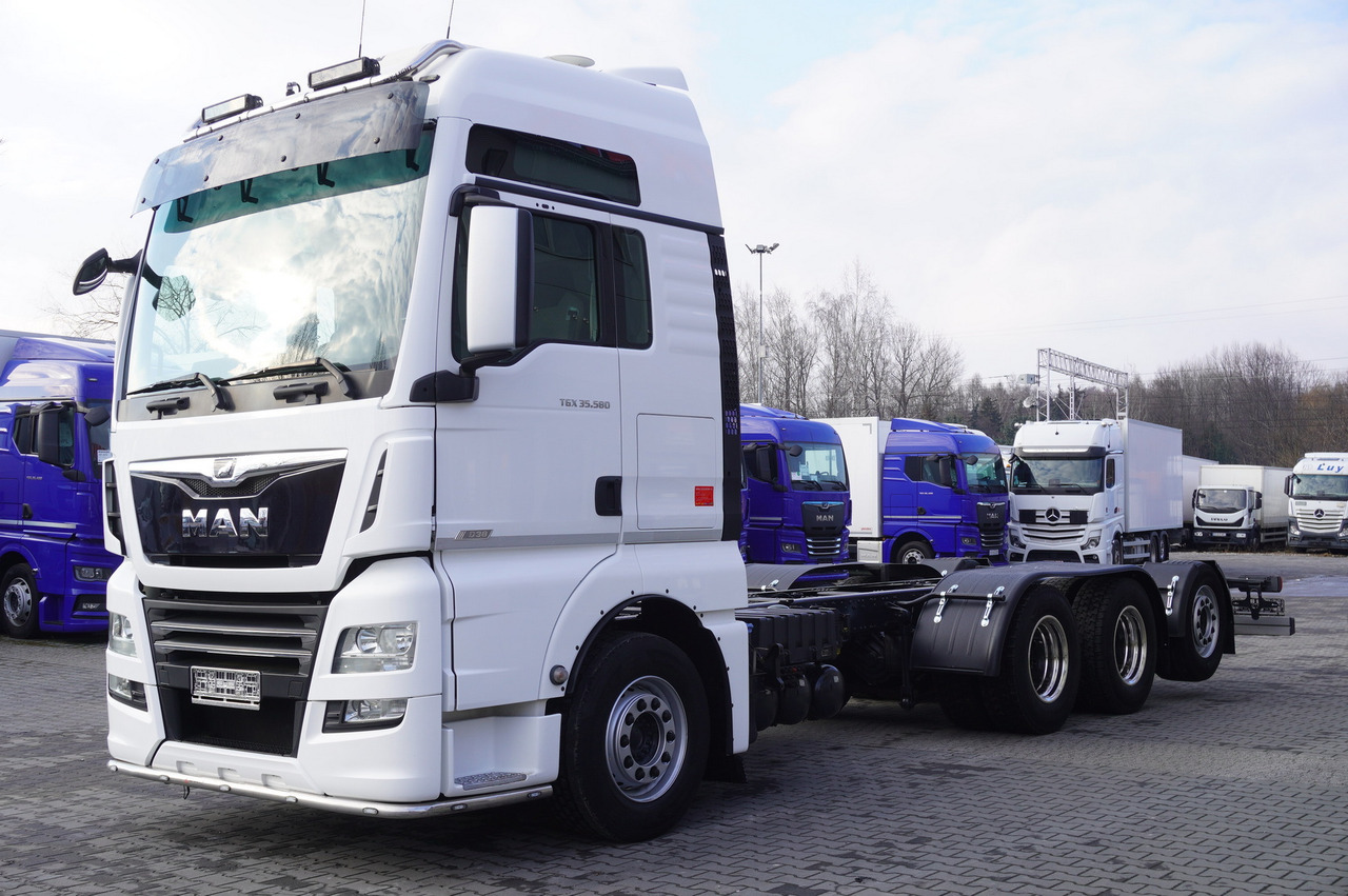 MAN TGX 35.580 E6 8x4/4 - 8.8m chassis frame - Camión grúa: foto 2 MAN TGX 35.580 E6 8x4/4 - 8.8m chassis frame - Camión grúa: foto 2