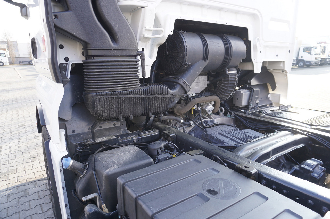 Camión chasis MAN TGX 35.580 E6 8x4/4 - 8.8m chassis frame: foto 9