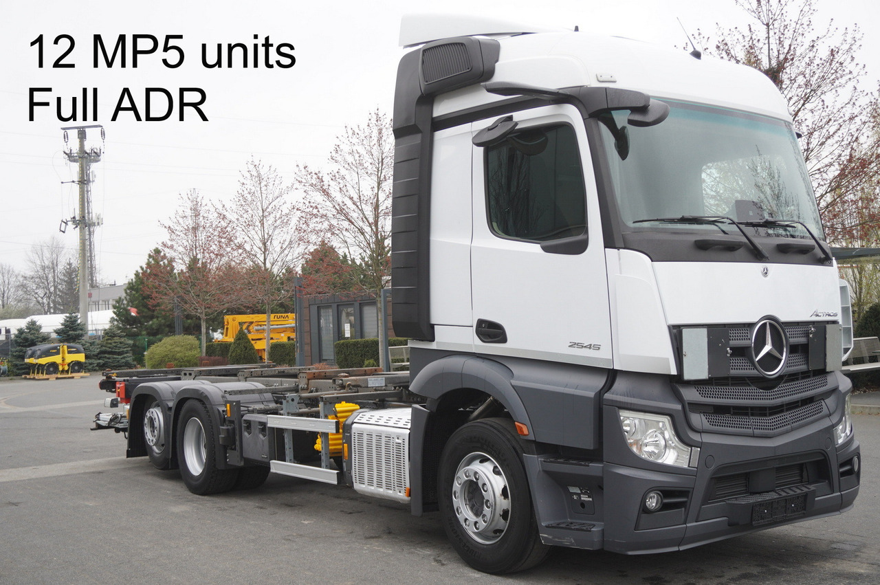 MERCEDES-BENZ Actros 2545 6×2 MP5 / FULL ADR / several units - Camión portacontenedore/ Intercambiable: foto 1 MERCEDES-BENZ Actros 2545 6×2 MP5 / FULL ADR / several units - Camión portacontenedore/ Intercambiable: foto 1