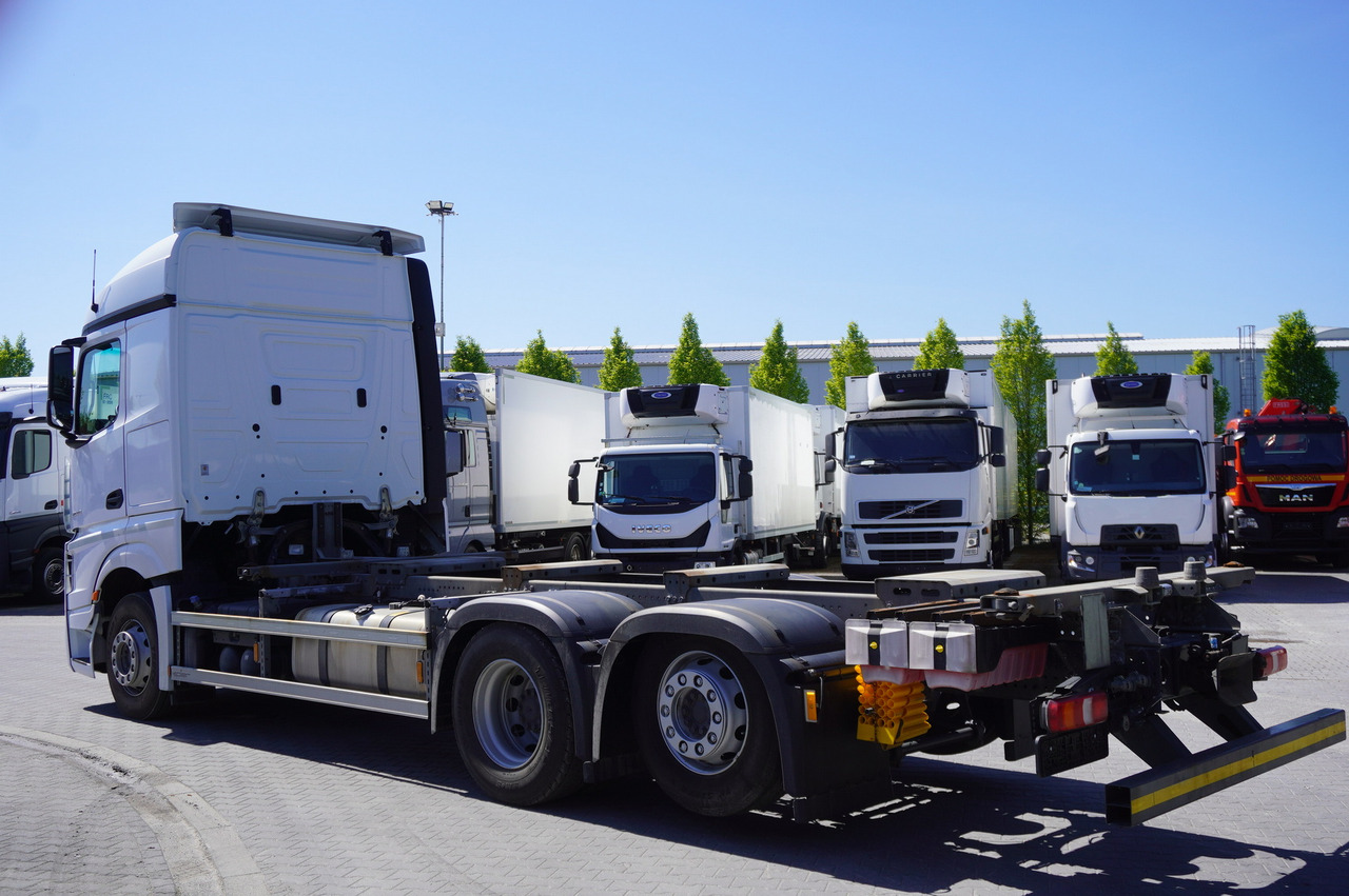 MERCEDES-BENZ Actros 2545 6×2 MP5 / Full ADR / BDF - Camión portacontenedore/ Intercambiable: foto 3 MERCEDES-BENZ Actros 2545 6×2 MP5 / Full ADR / BDF - Camión portacontenedore/ Intercambiable: foto 3