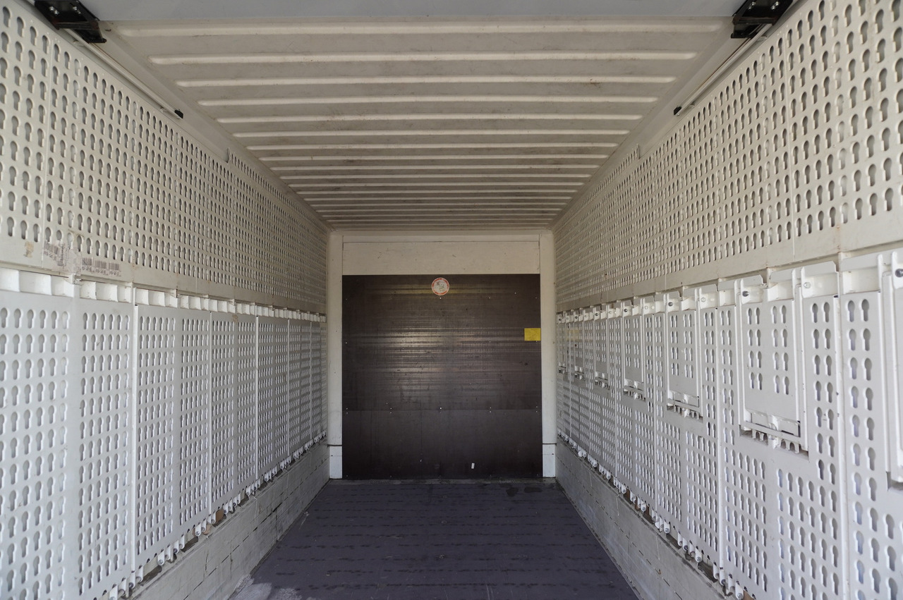 MERCEDES-BENZ Actros 2545 MP5 / KRONE 18 EPAL box body / ADR AT - Camión frigorífico: foto 4 MERCEDES-BENZ Actros 2545 MP5 / KRONE 18 EPAL box body / ADR AT - Camión frigorífico: foto 4