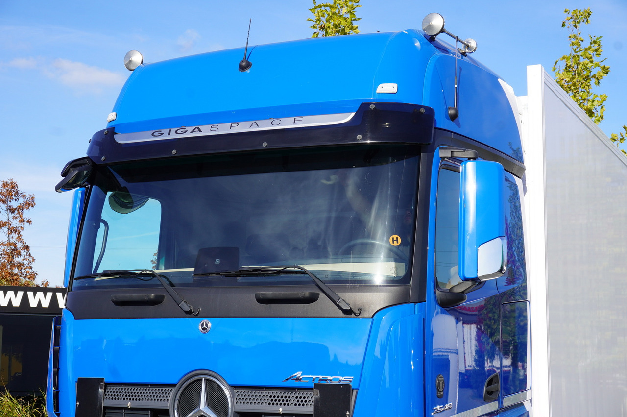 Leasing de MERCEDES-BENZ Actros 2548 E6 / GIGA / Cab Lounge chair / Lamberet Refrigerator / Carrier Supra 950 MERCEDES-BENZ Actros 2548 E6 / GIGA / Cab Lounge chair / Lamberet Refrigerator / Carrier Supra 950: foto 10