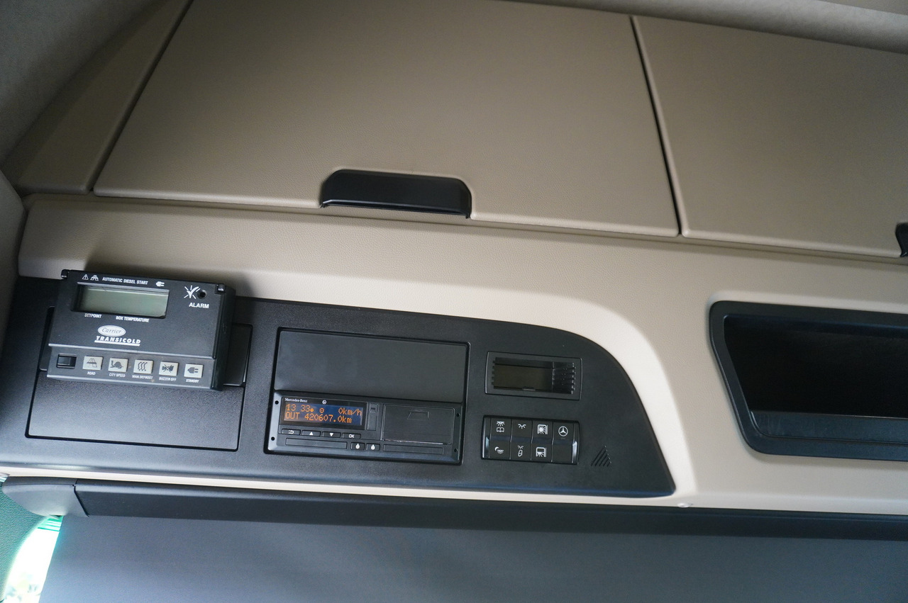Leasing de MERCEDES-BENZ Actros 2548 E6 / GIGA / Cab Lounge chair / Lamberet Refrigerator / Carrier Supra 950 MERCEDES-BENZ Actros 2548 E6 / GIGA / Cab Lounge chair / Lamberet Refrigerator / Carrier Supra 950: foto 27