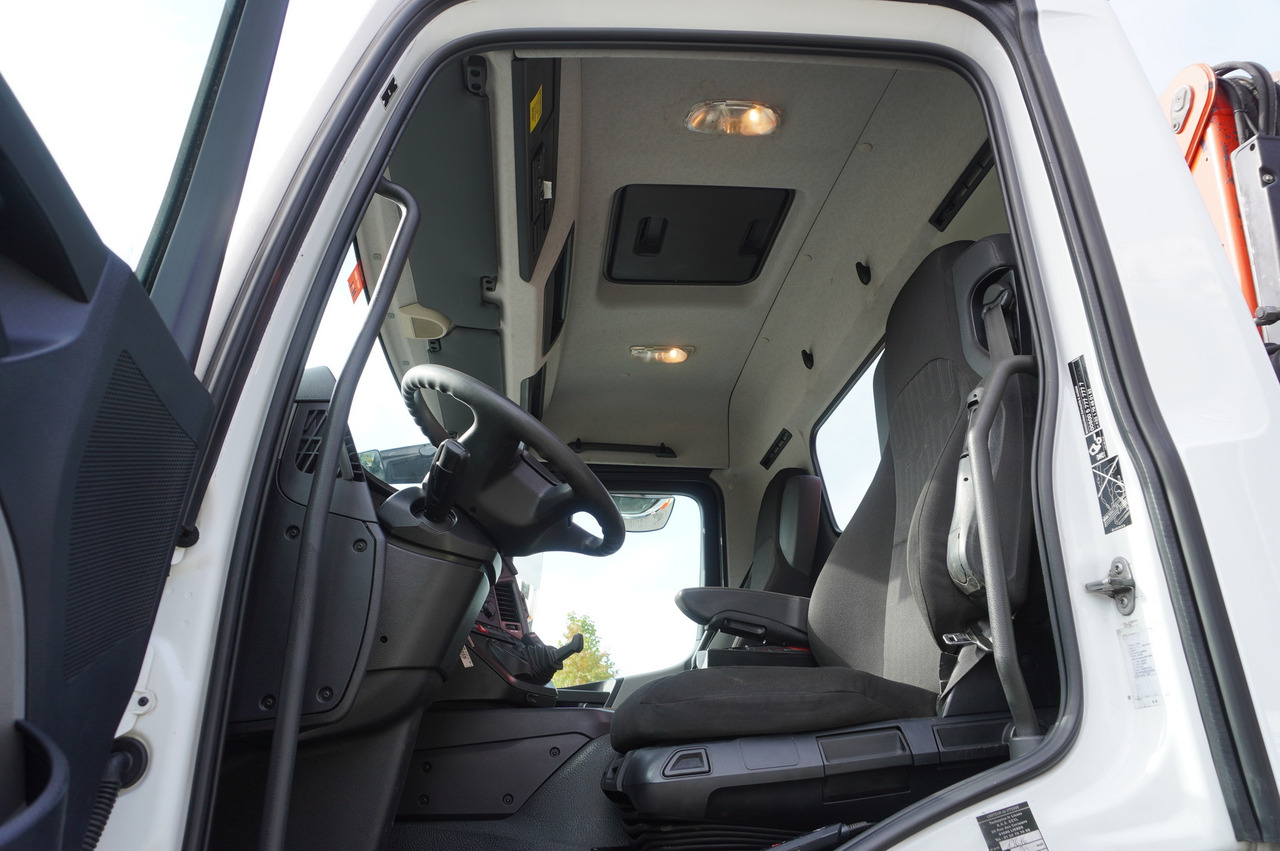 Leasing de MERCEDES-BENZ Antos 2540 / Flatbed 15 EPAL / Fassi F165 / 6.1 t / 8 m reach / remote control / rotator / 1600 MTH / steered axle MERCEDES-BENZ Antos 2540 / Flatbed 15 EPAL / Fassi F165 / 6.1 t / 8 m reach / remote control / rotator / 1600 MTH / steered axle: foto 21