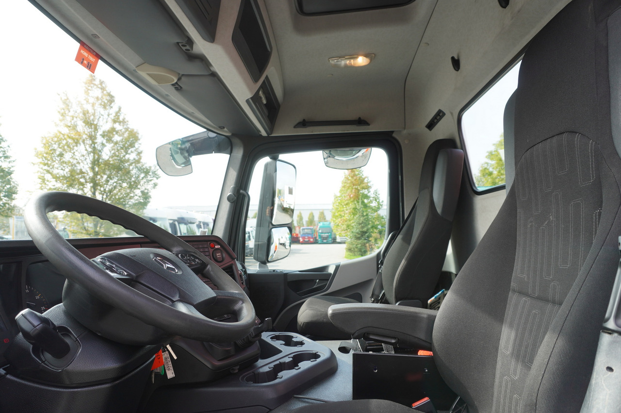 Leasing de MERCEDES-BENZ Antos 2540 / Flatbed 15 EPAL / Fassi F165 / 6.1 t / 8 m reach / remote control / rotator / 1600 MTH / steered axle MERCEDES-BENZ Antos 2540 / Flatbed 15 EPAL / Fassi F165 / 6.1 t / 8 m reach / remote control / rotator / 1600 MTH / steered axle: foto 22