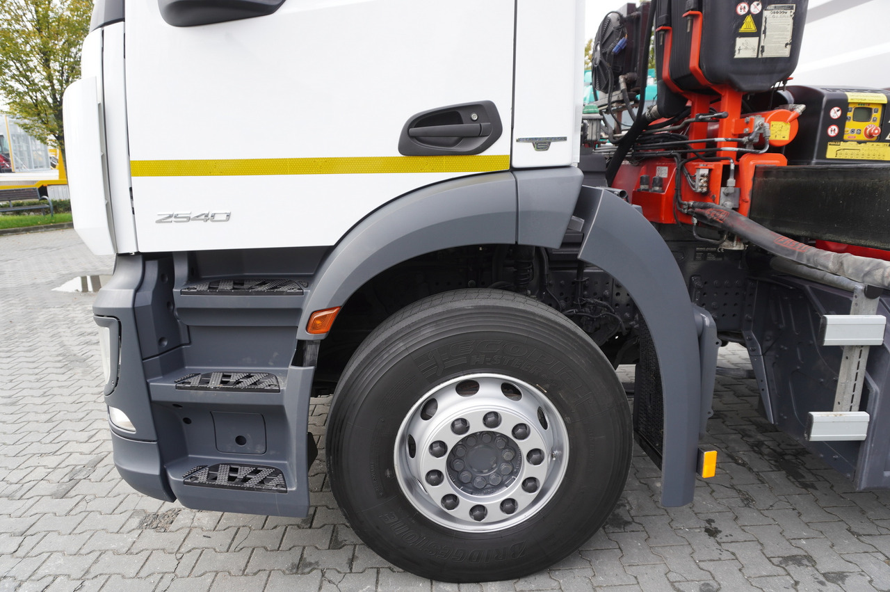 Leasing de MERCEDES-BENZ Antos 2540 / Flatbed 15 EPAL / Fassi F165 / 6.1 t / 8 m reach / remote control / rotator / 1600 MTH / steered axle MERCEDES-BENZ Antos 2540 / Flatbed 15 EPAL / Fassi F165 / 6.1 t / 8 m reach / remote control / rotator / 1600 MTH / steered axle: foto 19