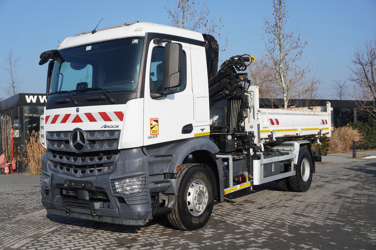 MERCEDES-BENZ Arocs 1833 / 87,000 km!!! / Hds HIAB X-DUO 128 B-2 / three-sided tipper - Camión caja abierta, Camión grúa: foto 3 MERCEDES-BENZ Arocs 1833 / 87,000 km!!! / Hds HIAB X-DUO 128 B-2 / three-sided tipper - Camión caja abierta, Camión grúa: foto 3