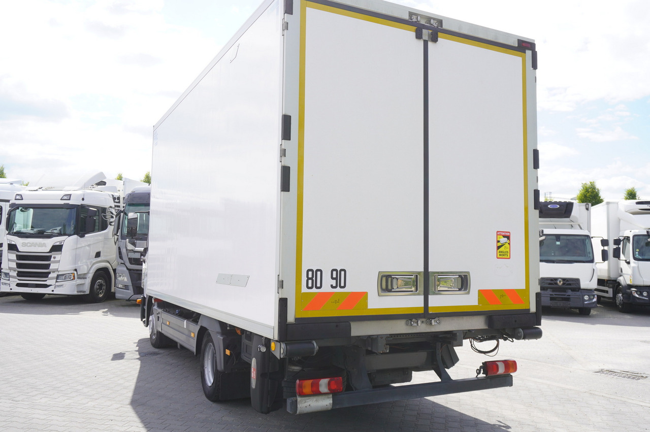 MERCEDES-BENZ Atego 1021 / Lamberet meat hook refrigerator / Carcass elevator 1000 kg / Thermoking T800 R - Camión frigorífico, Camión grúa: foto 3 MERCEDES-BENZ Atego 1021 / Lamberet meat hook refrigerator / Carcass elevator 1000 kg / Thermoking T800 R - Camión frigorífico, Camión grúa: foto 3
