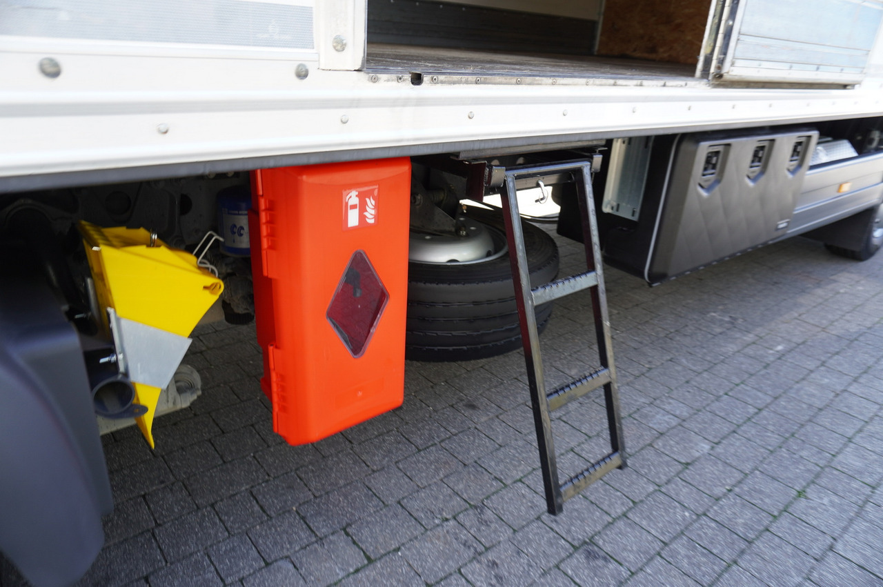 Camión caja cerrada MERCEDES-BENZ Atego 1318 E6 / 20 pallet container / lift / 90 thousand km !!!: foto 20