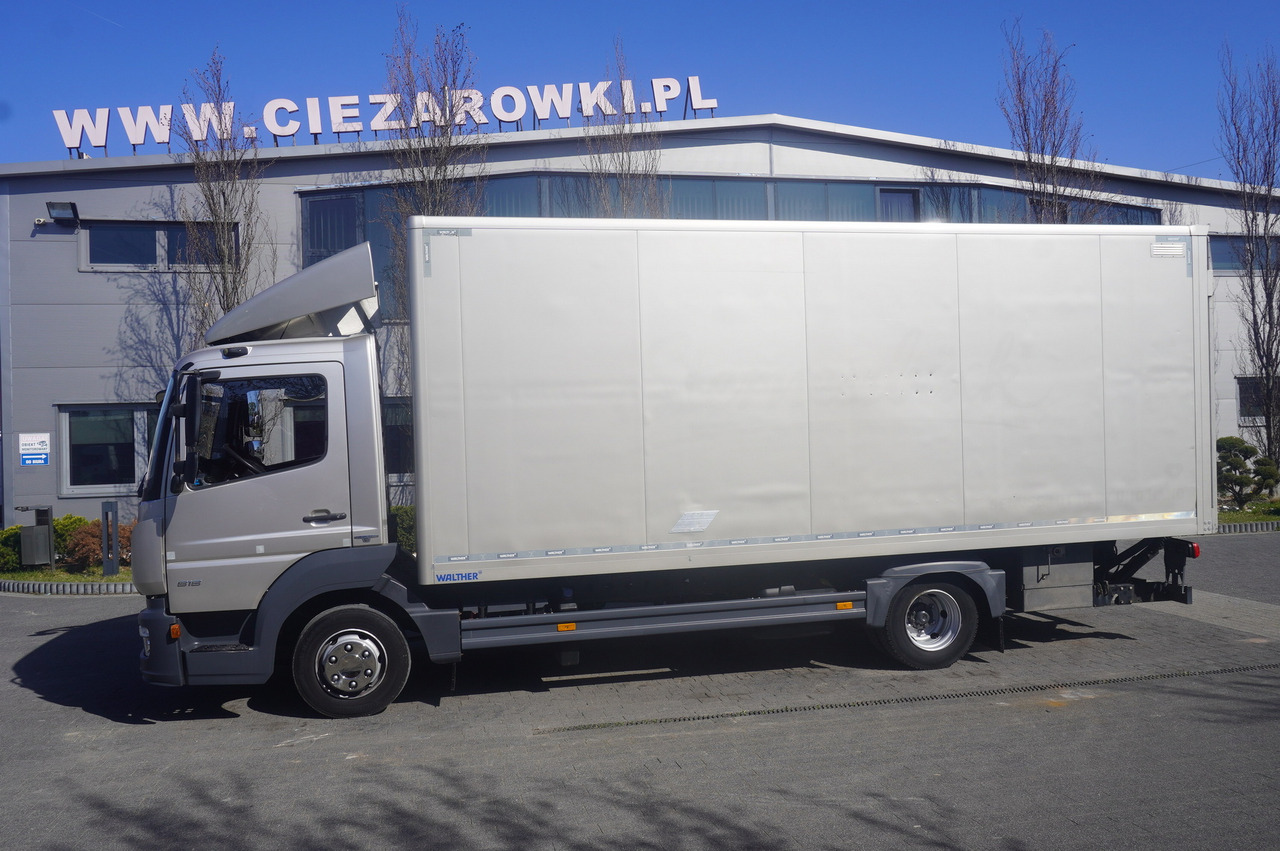MERCEDES-BENZ Atego 818 / Box superstructure / DAUTEL tailgate 1.5 T - Camión caja cerrada: foto 2 MERCEDES-BENZ Atego 818 / Box superstructure / DAUTEL tailgate 1.5 T - Camión caja cerrada: foto 2