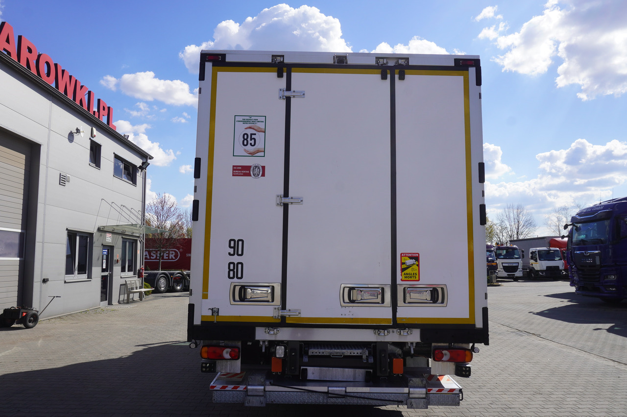 RENAULT D12 / Lamberet refrigerated truck / Dhollandia tail lift 1500 kg / 130 thousand km !! - Camión frigorífico: foto 4 RENAULT D12 / Lamberet refrigerated truck / Dhollandia tail lift 1500 kg / 130 thousand km !! - Camión frigorífico: foto 4