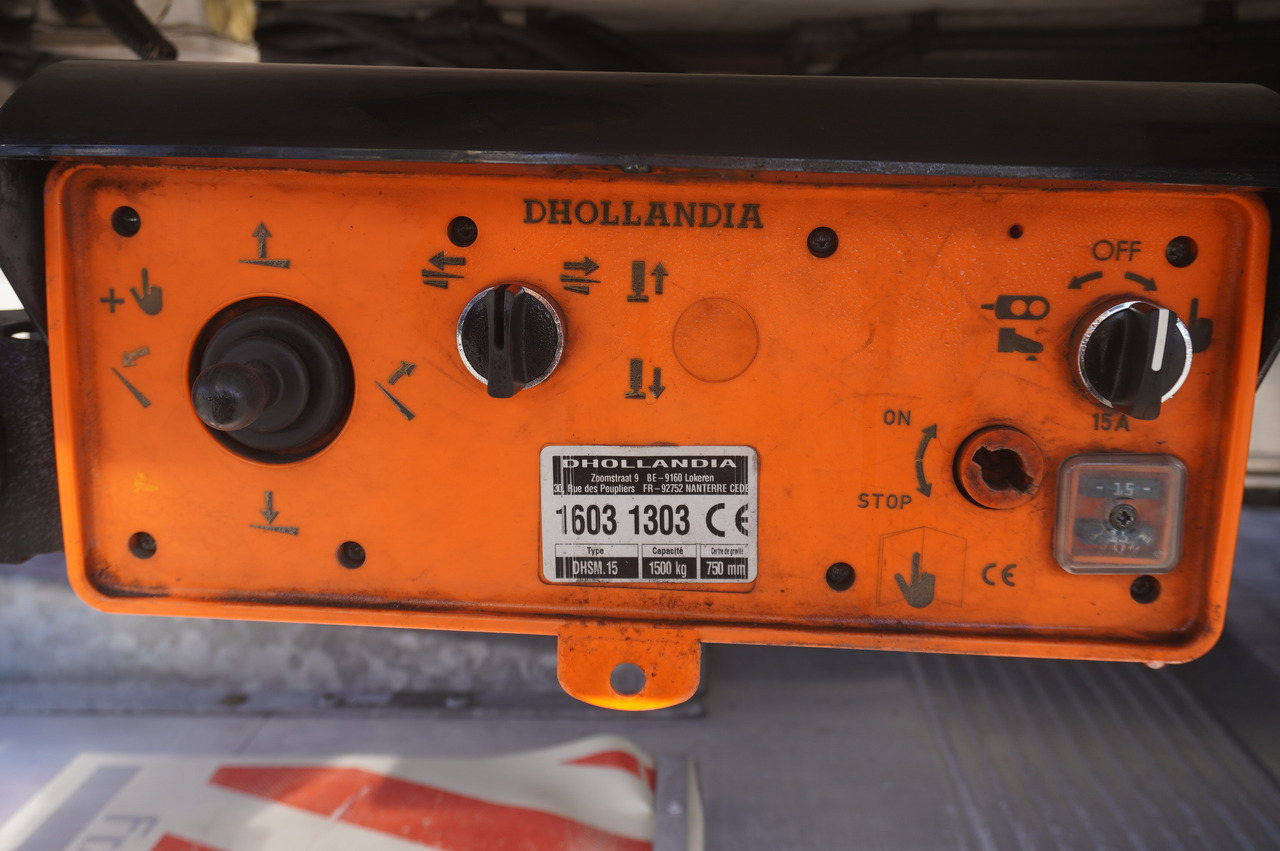 Camión frigorífico RENAULT D12 / Lamberet refrigerated truck / Dhollandia tail lift 1500 kg / 130 thousand km !!: foto 6