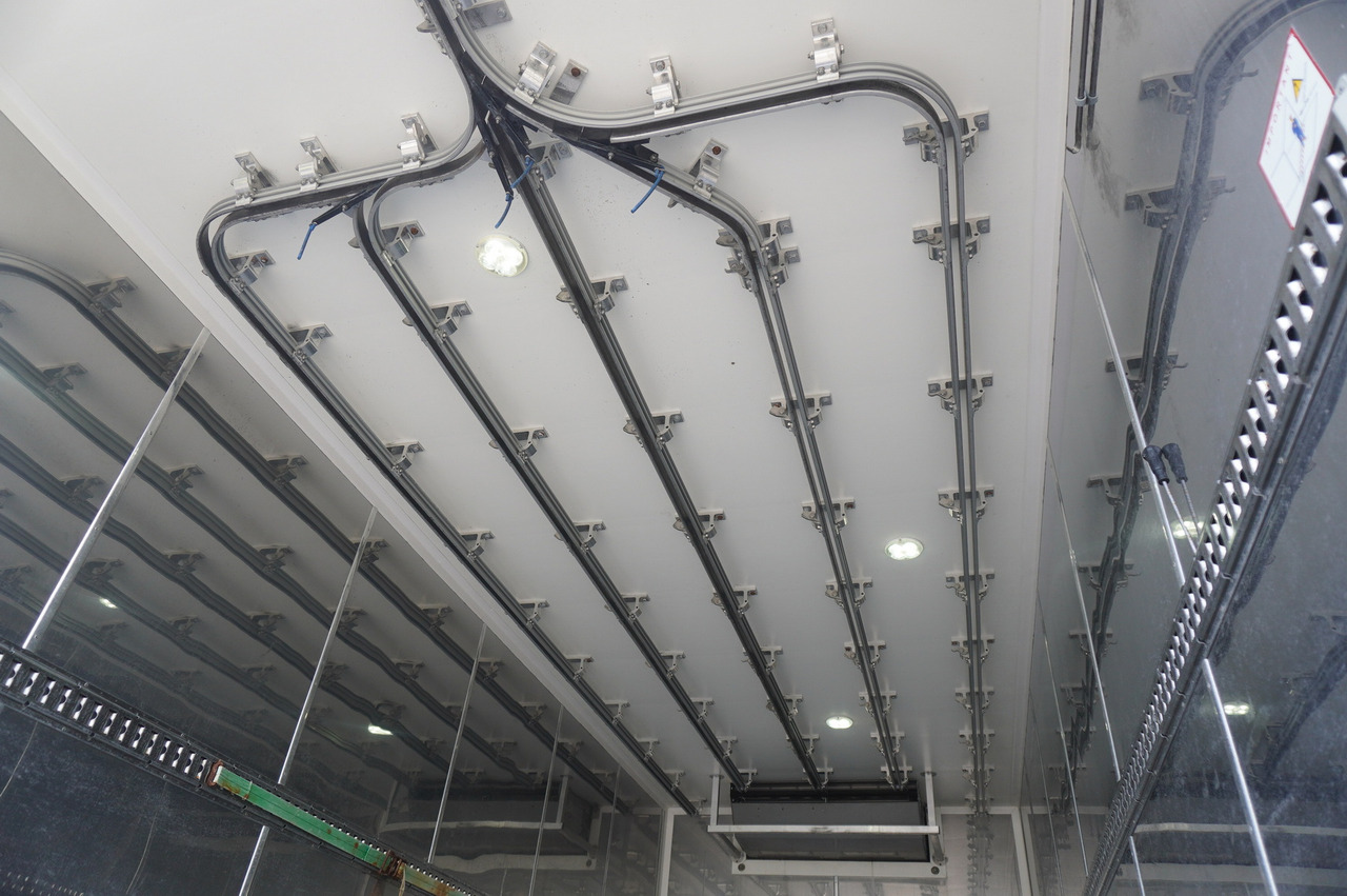 RENAULT D13 / 90 tho km !!! / Meat hook refrigerator / Thermoking T800R / 2 units - Camión frigorífico: foto 3 RENAULT D13 / 90 tho km !!! / Meat hook refrigerator / Thermoking T800R / 2 units - Camión frigorífico: foto 3