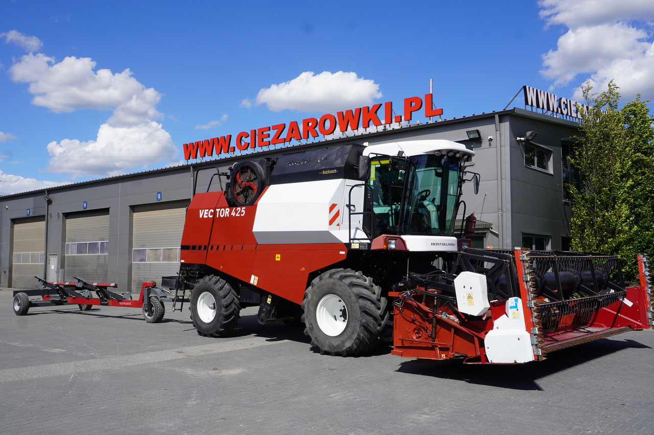 ROSTSELMASH VECTOR 425 RSM-101 grain harvester + Header 5 m + rapeseed harvesting extension / 2300 MTH - Cosechadora de granos: foto 2 ROSTSELMASH VECTOR 425 RSM-101 grain harvester + Header 5 m + rapeseed harvesting extension / 2300 MTH - Cosechadora de granos: foto 2