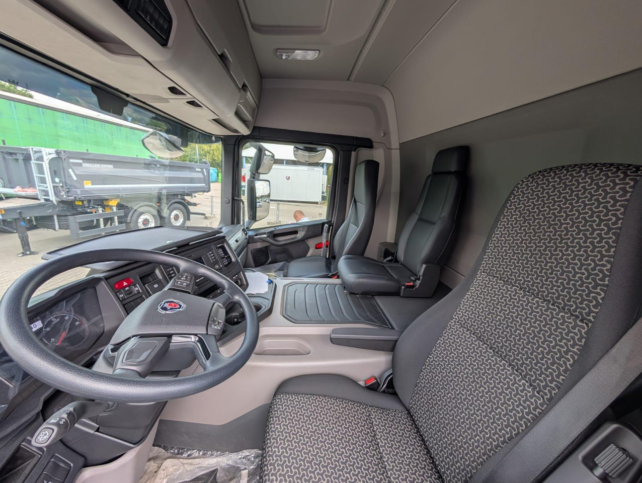 SCANIA P 340 B6x2*4NA / chassis frame / steering axle / CNG / large cab / 8 units - Camión chasis: foto 5 SCANIA P 340 B6x2*4NA / chassis frame / steering axle / CNG / large cab / 8 units - Camión chasis: foto 5