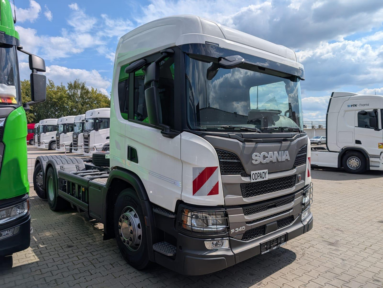 SCANIA P 340 B6x2*4NA / chassis frame / steering axle / CNG / large cab / 8 units - Camión chasis: foto 2 SCANIA P 340 B6x2*4NA / chassis frame / steering axle / CNG / large cab / 8 units - Camión chasis: foto 2