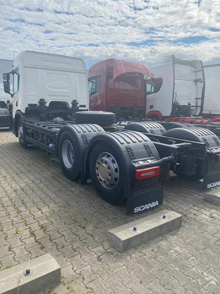 SCANIA P 340 B6x2*4NA / chassis frame / steering axle / CNG / large cab / 8 units - Camión chasis: foto 3 SCANIA P 340 B6x2*4NA / chassis frame / steering axle / CNG / large cab / 8 units - Camión chasis: foto 3