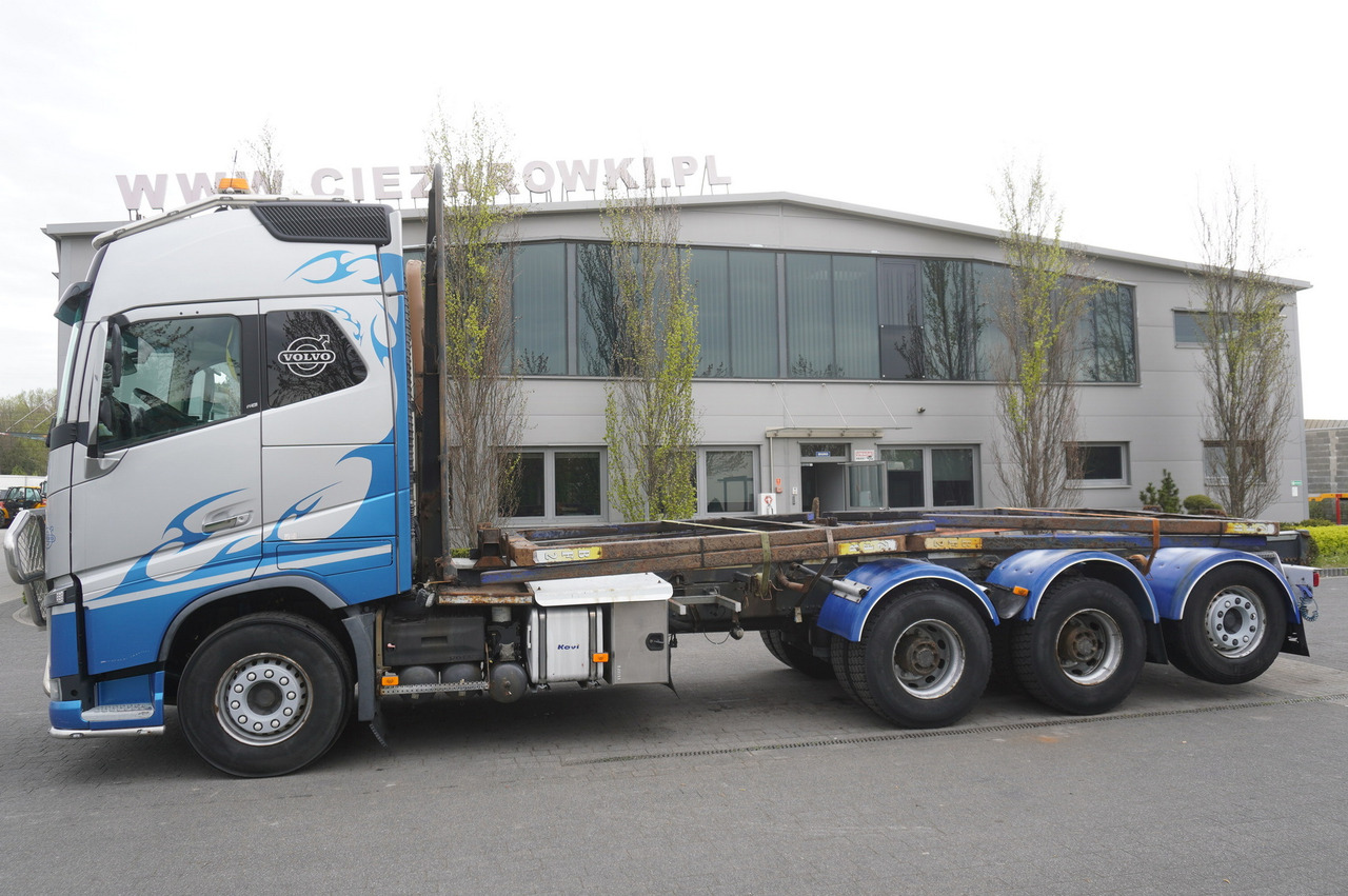 VOLVO FH16 750/ 750 HP! / load capacity 21.8 t / logging superstructure - Camión grúa: foto 2 VOLVO FH16 750/ 750 HP! / load capacity 21.8 t / logging superstructure - Camión grúa: foto 2