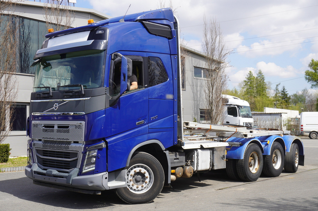 VOLVO FH16 750 8x4 / 750 HP! / 20 t load capacity / stanchion superstructure - Camión chasis: foto 3 VOLVO FH16 750 8x4 / 750 HP! / 20 t load capacity / stanchion superstructure - Camión chasis: foto 3