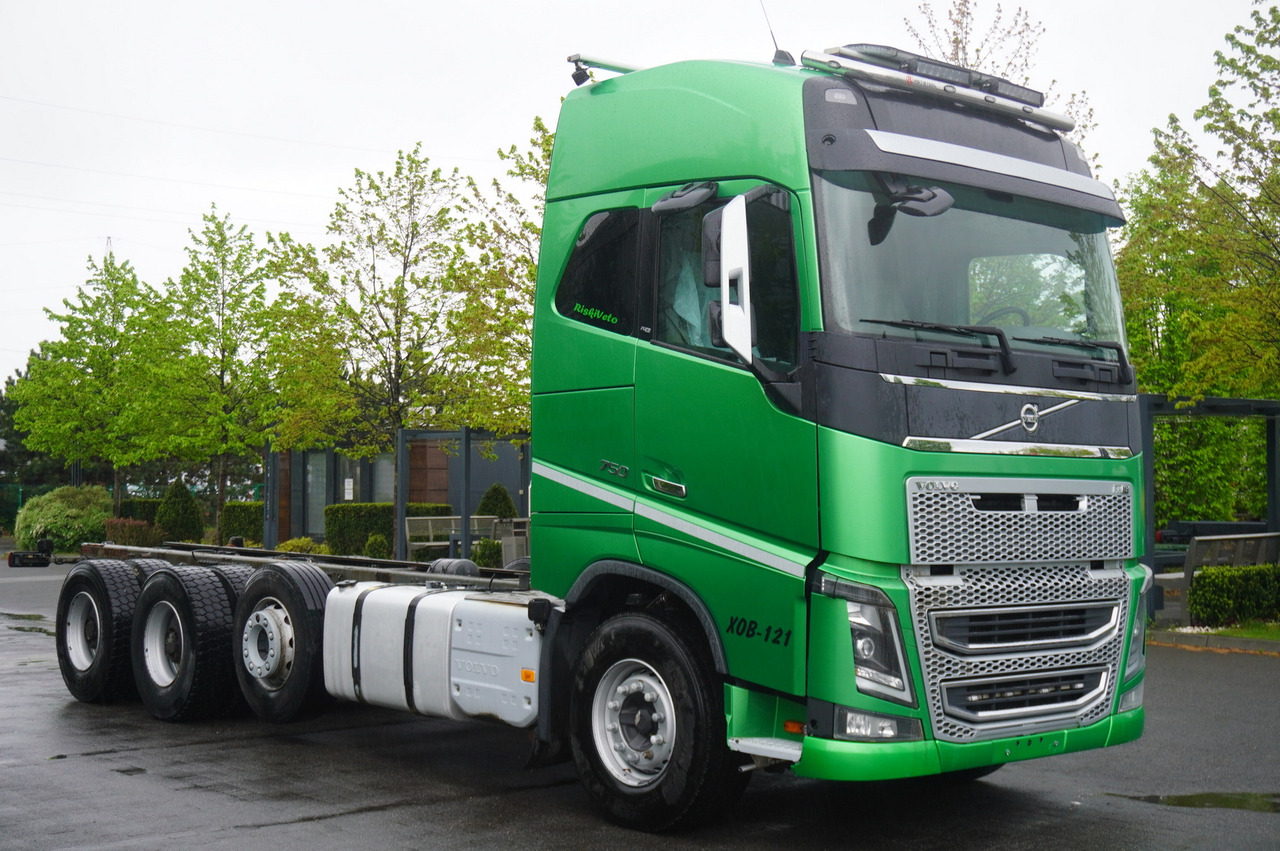 VOLVO Volvo FH16 750 8×4 / 750 HP! / 7.2 m chassis - Camión grúa: foto 1 VOLVO Volvo FH16 750 8×4 / 750 HP! / 7.2 m chassis - Camión grúa: foto 1