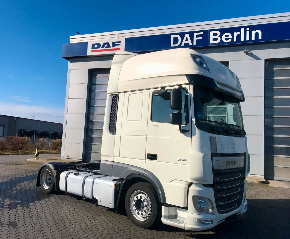 DAF XF 480 FT SSC Low Deck Standklima MX-EngineBrake - Cabeza tractora: foto 1 DAF XF 480 FT SSC Low Deck Standklima MX-EngineBrake - Cabeza tractora: foto 1