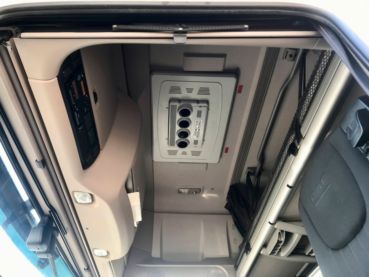 Cabeza tractora DAF XF 480 FT SSC Low Deck Standklima MX-EngineBrake: foto 7