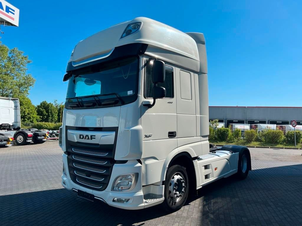 DAF XF 480 FT SSC Retarder Standklima new Tyres - Cabeza tractora: foto 2 DAF XF 480 FT SSC Retarder Standklima new Tyres - Cabeza tractora: foto 2
