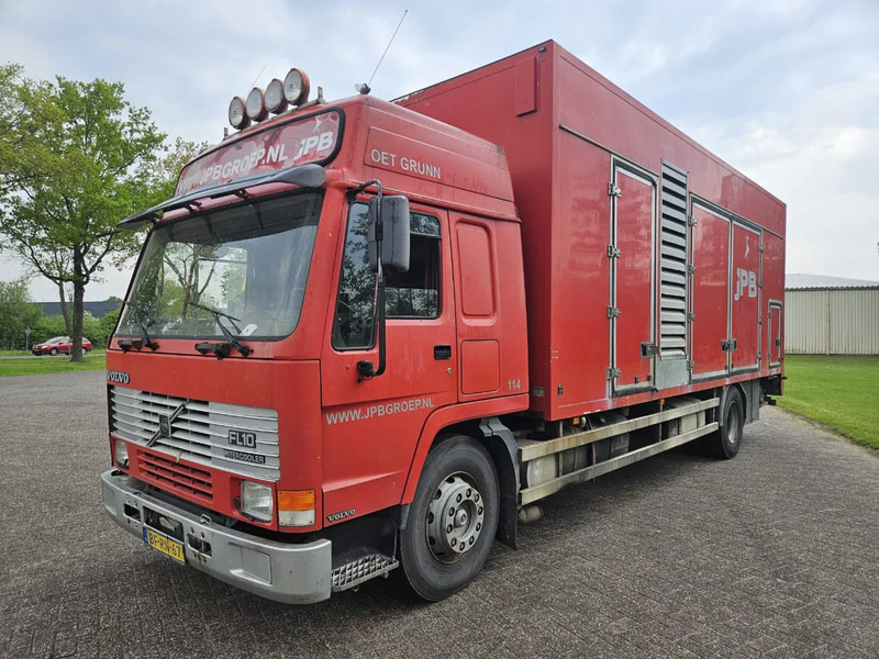 Volvo FL 10 - Camión caja cerrada: foto 1 Volvo FL 10 - Camión caja cerrada: foto 1