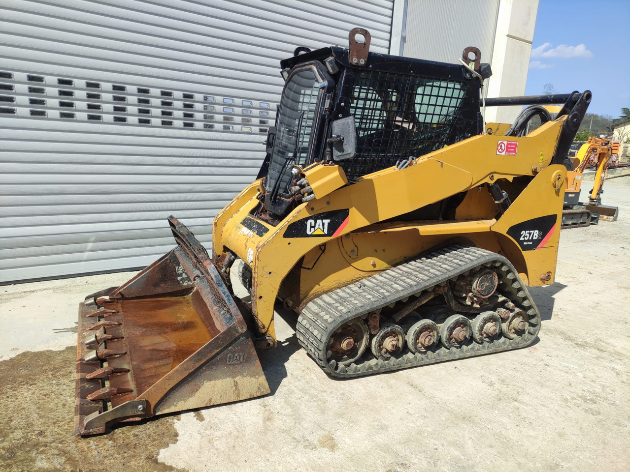 CATERPILLAR 257B2 - Minicargadora de cadenas: foto 1 CATERPILLAR 257B2 - Minicargadora de cadenas: foto 1