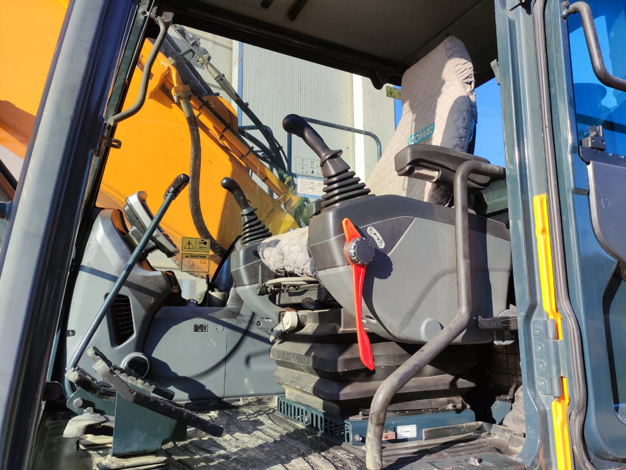 HYUNDAI HX220NL - Excavadora de cadenas: foto 5 HYUNDAI HX220NL - Excavadora de cadenas: foto 5