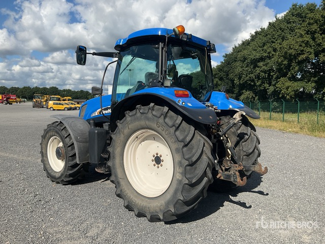 2004 New Holland TS135 A 4WD Tractor - Tractor: foto 3 2004 New Holland TS135 A 4WD Tractor - Tractor: foto 3
