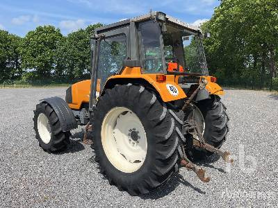 RENAULT CERES 85X TWINS (Inoperable) - Tractor: foto 2 RENAULT CERES 85X TWINS (Inoperable) - Tractor: foto 2