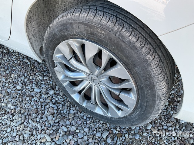 2015 Citroen C4 Blue Hdi Automobile - Coche: foto 4 2015 Citroen C4 Blue Hdi Automobile - Coche: foto 4