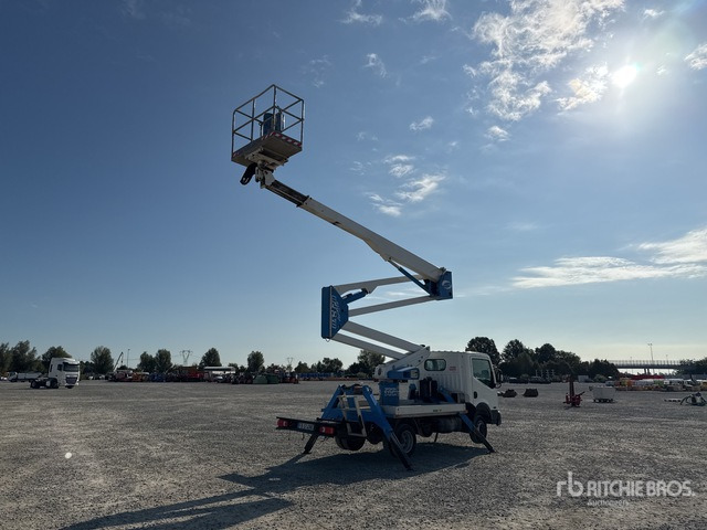 2016 Nissan Cabstar 35.12 2014 Socage DA320 20 m on Bucket Truck - Camión con plataforma elevadora: foto 3 2016 Nissan Cabstar 35.12 2014 Socage DA320 20 m on Bucket Truck - Camión con plataforma elevadora: foto 3